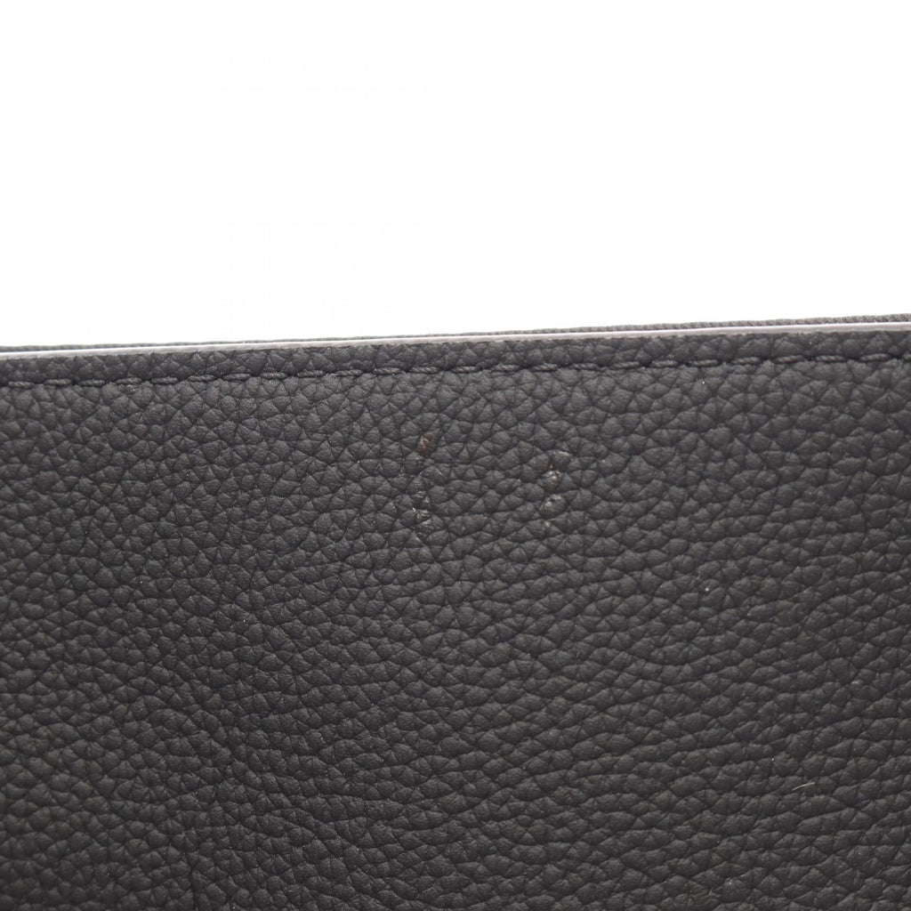 Louis Vuitton Takeoff Messenger · Leather