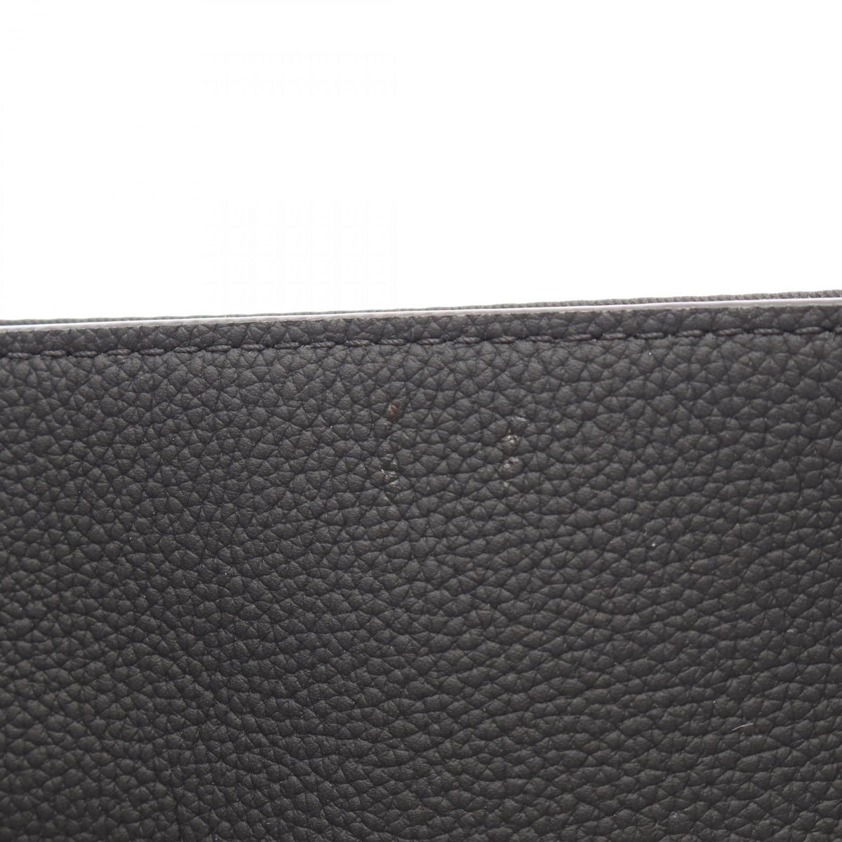 Louis Vuitton Takeoff Messenger · Leather