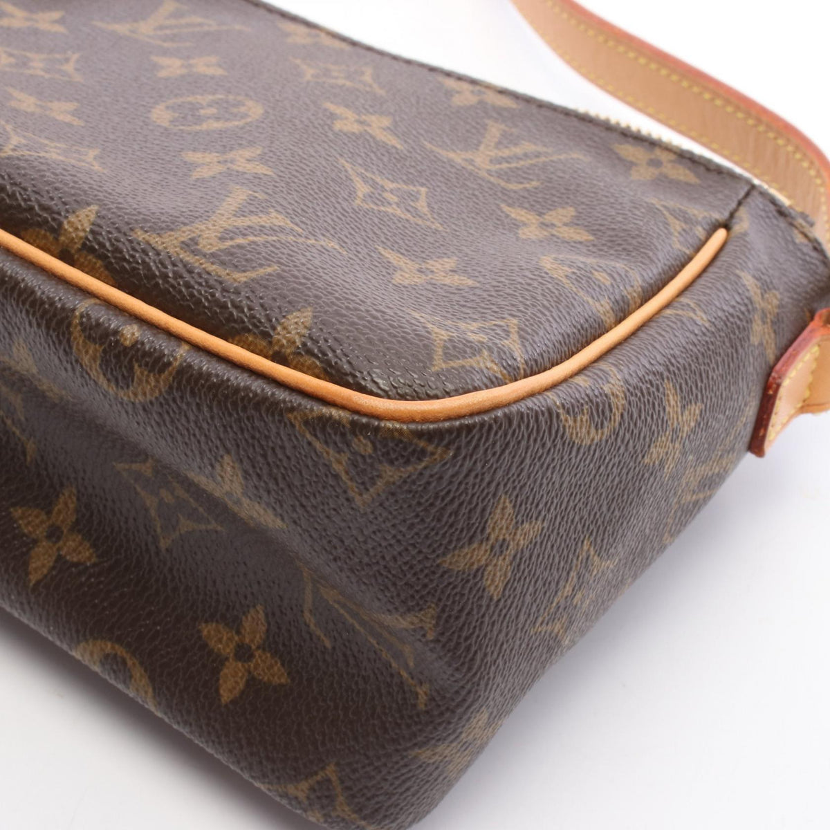 Louis Vuitton Vivasite PM · Monogram