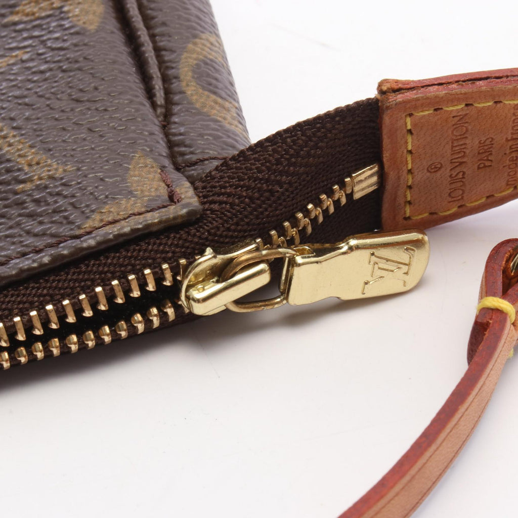 Louis Vuitton Pochette Accessoires · Monogram