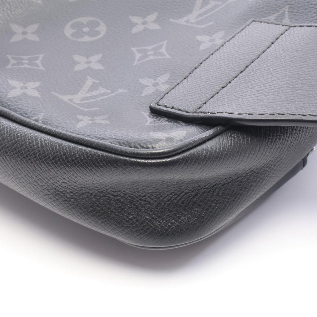 Louis Vuitton Bumbag · Outdoor Taigarama