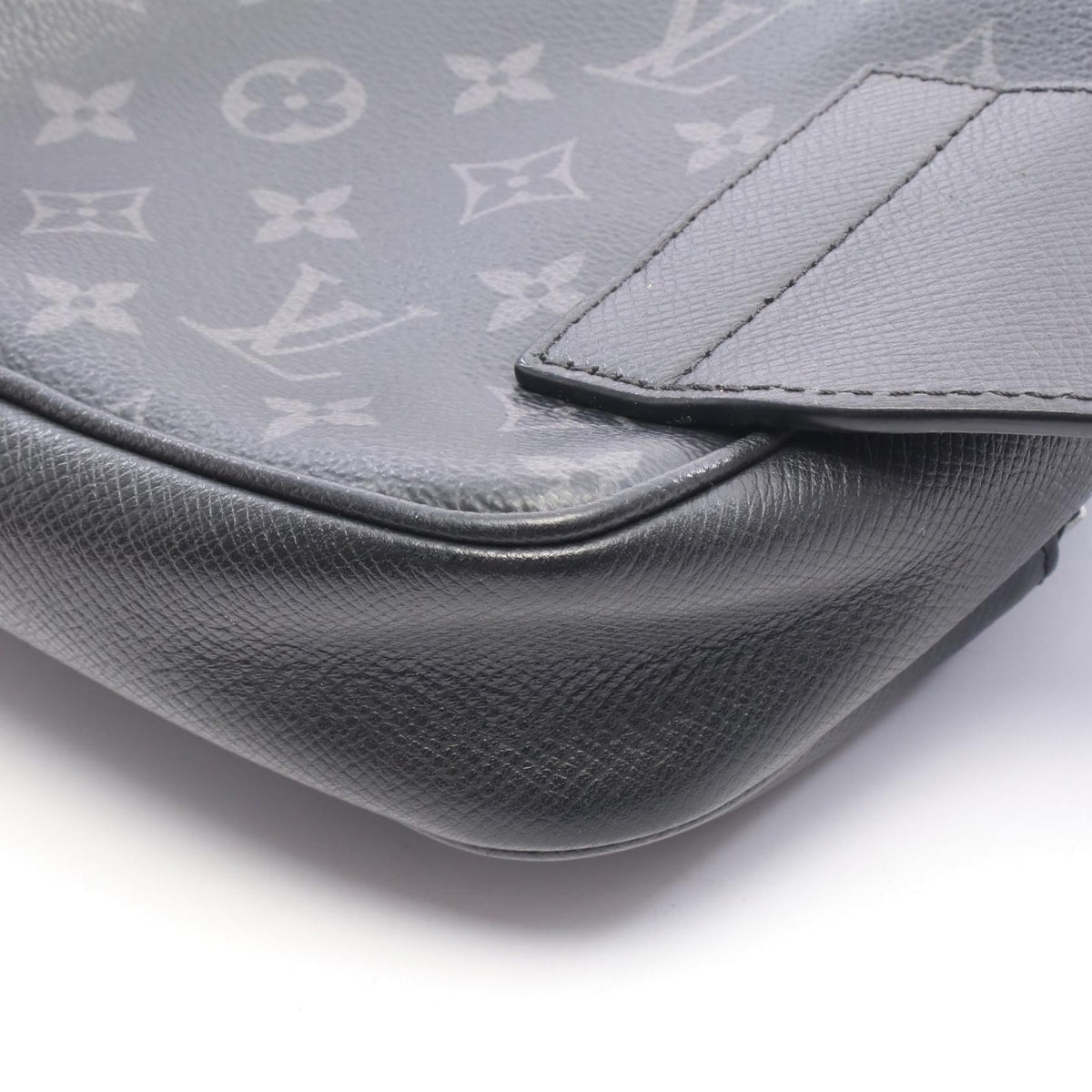 Louis Vuitton Bumbag · Outdoor Taigarama