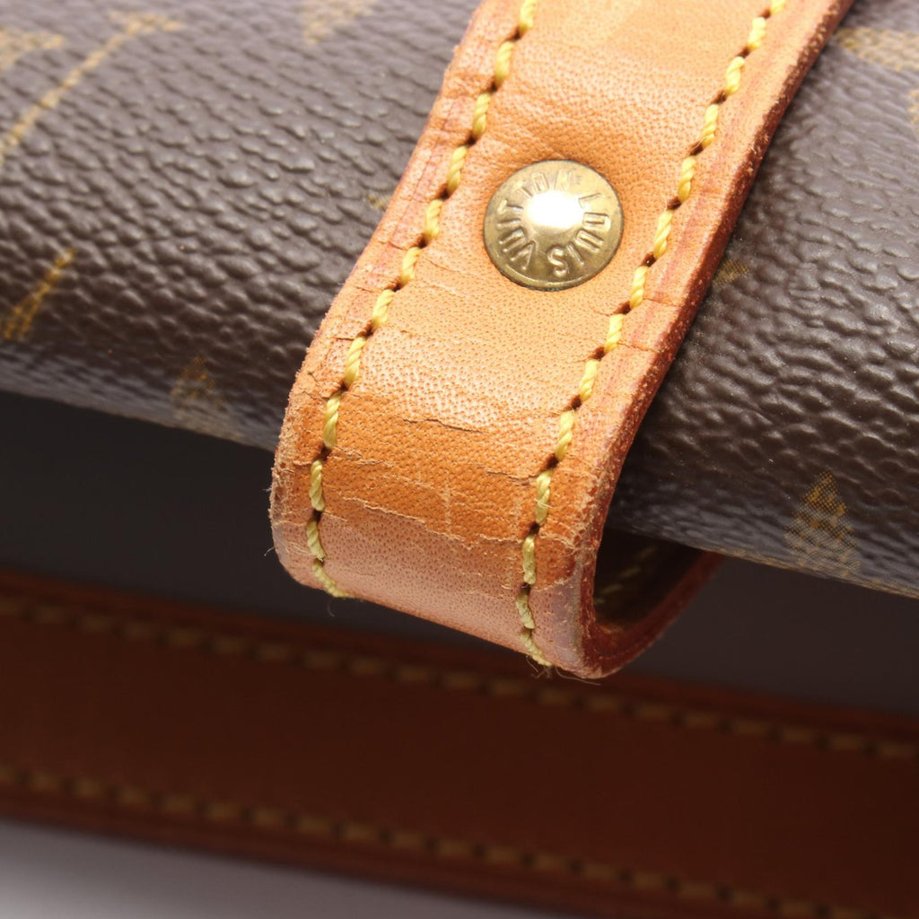 Louis Vuitton Saumur 30 · Monogram