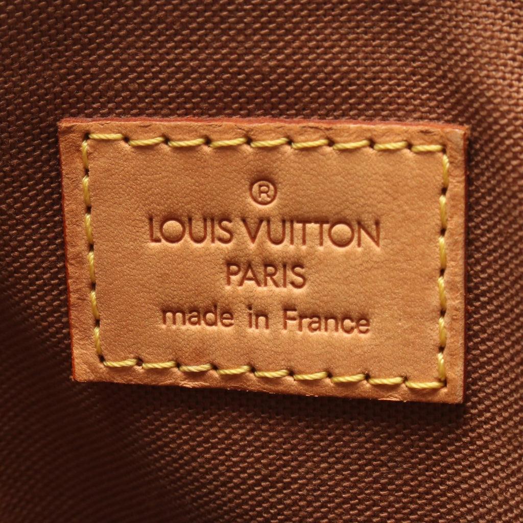 Louis Vuitton Batignolles · Monogram