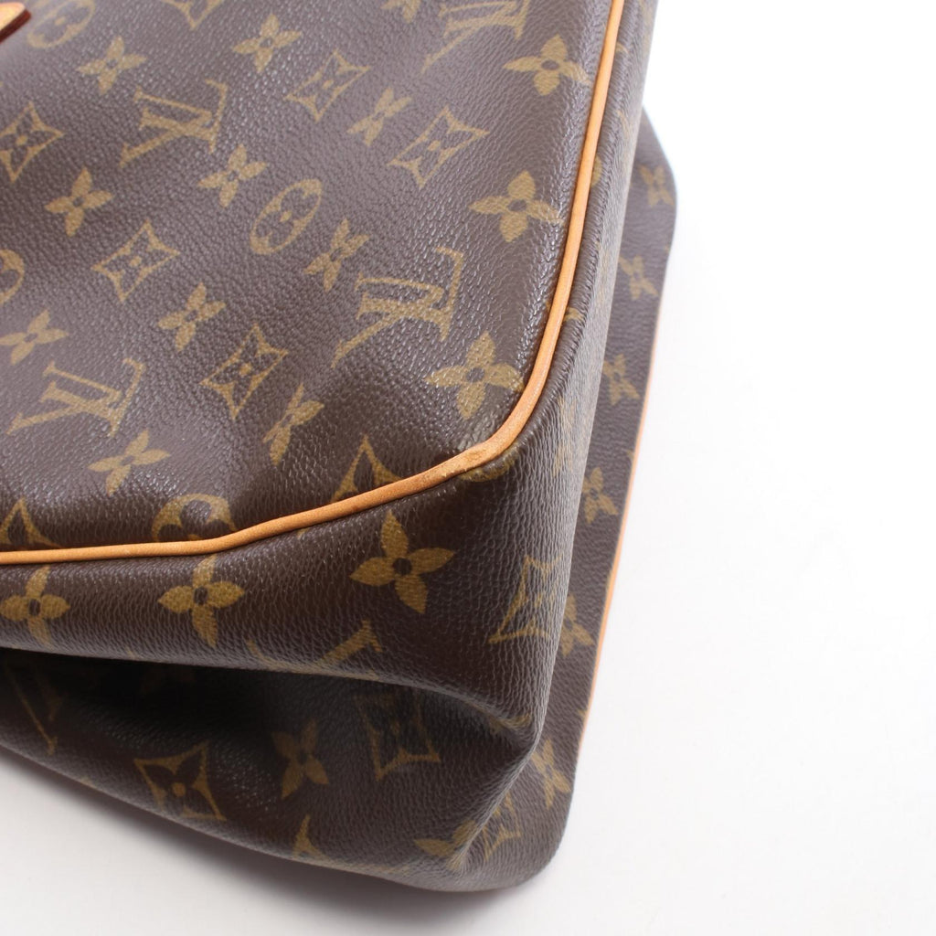 Louis Vuitton Batignolles · Monogram