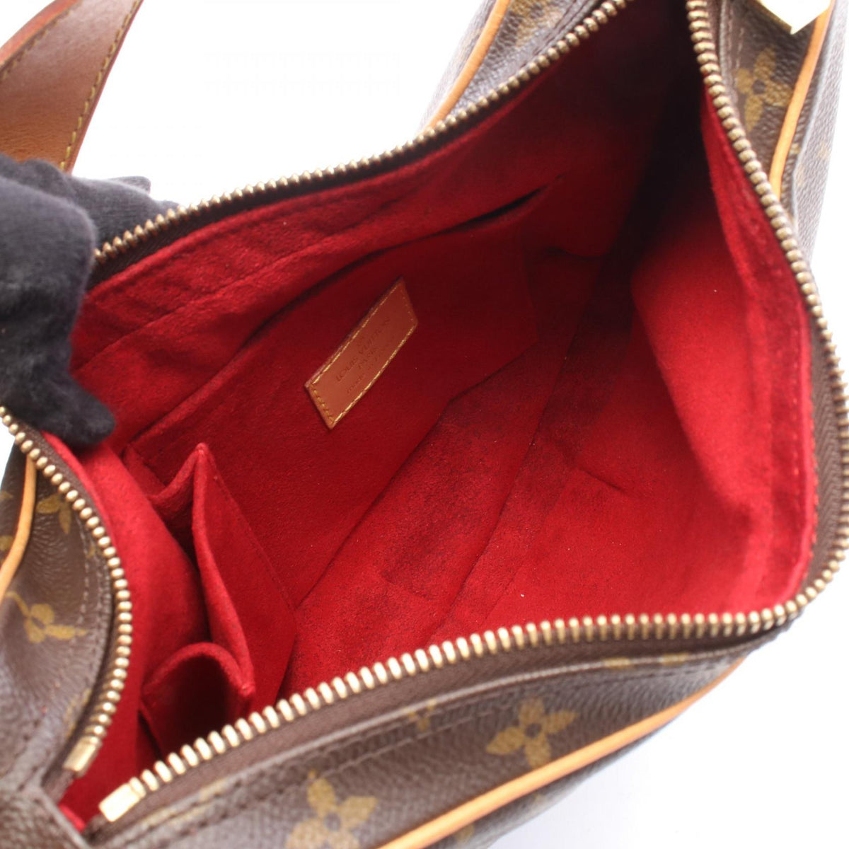 Louis Vuitton Croissant MM · Monogram