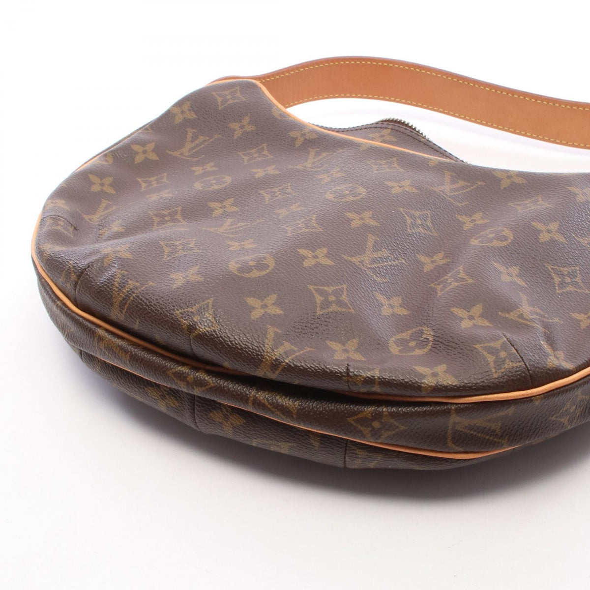 Louis Vuitton Croissant MM · Monogram
