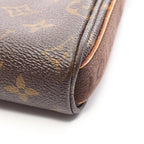 Louis Vuitton Trotter Beaubourg · Monogram