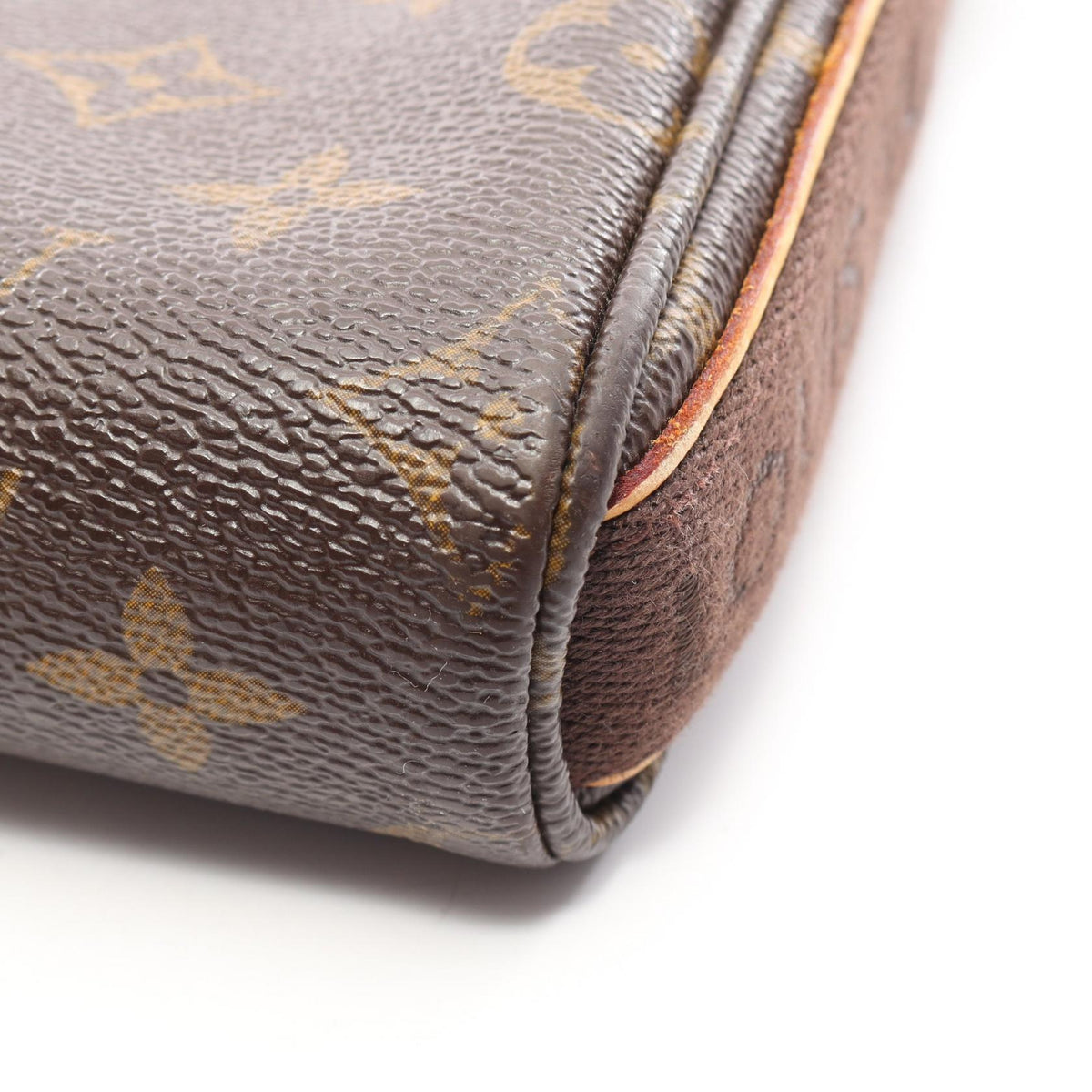 Louis Vuitton Trotter Beaubourg · Monogram