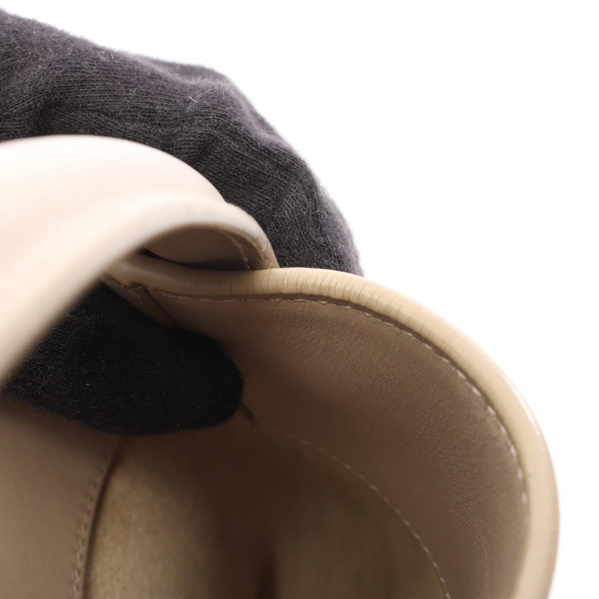 Saint Laurent LE 37 · Small · Leather