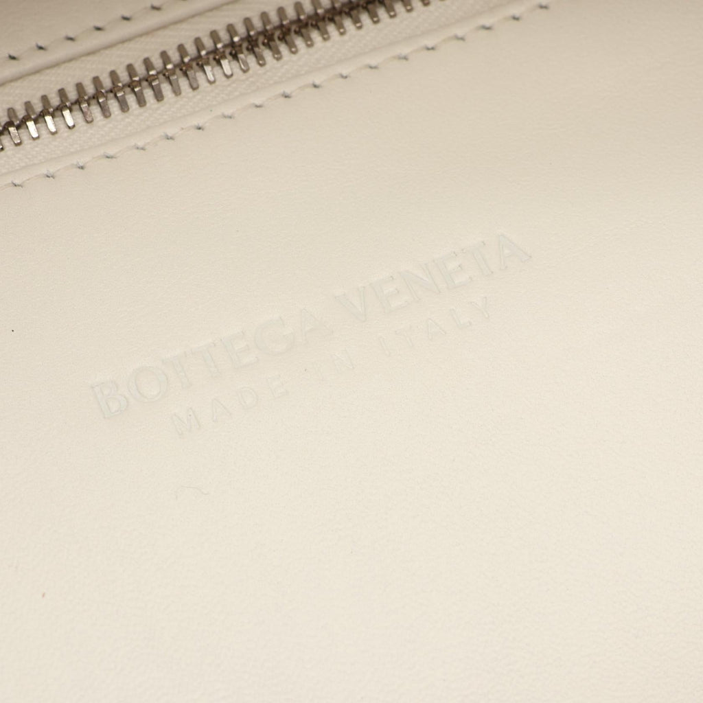 Bottega Veneta The Body Pouch · Leather