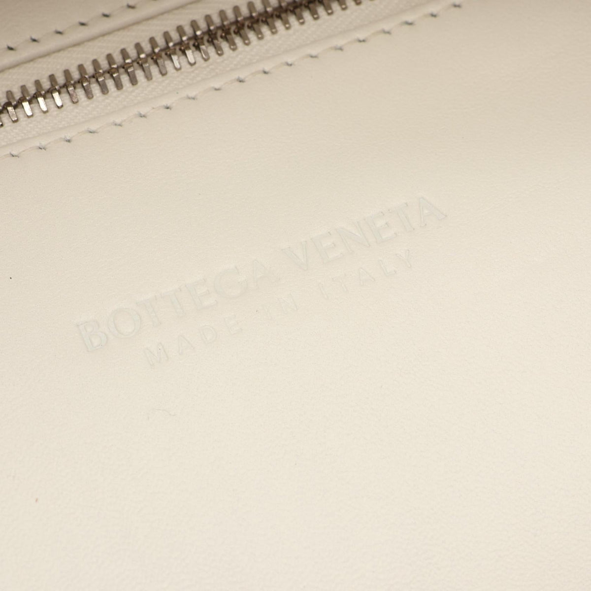 Bottega Veneta The Body Pouch · Leather