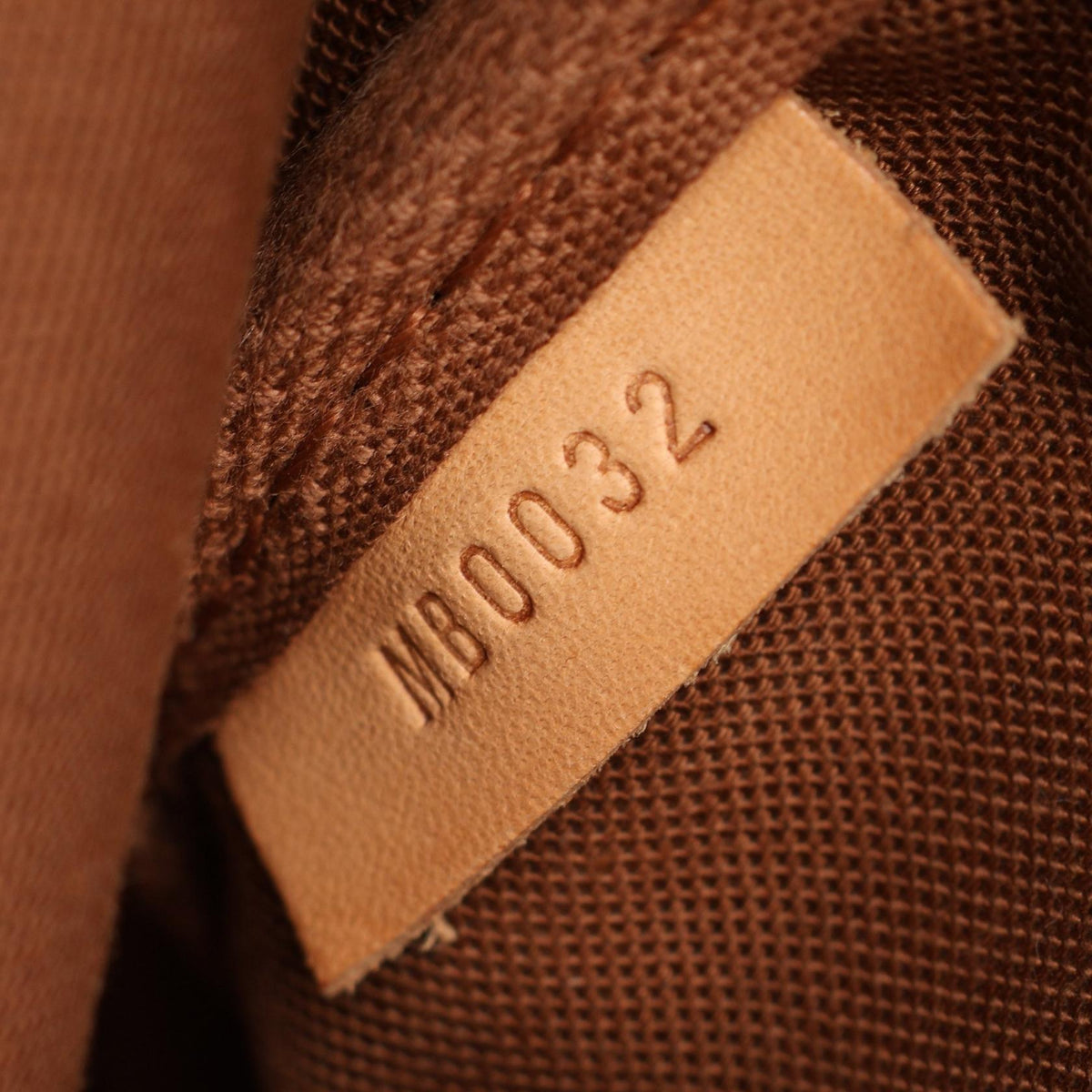 Louis Vuitton Saumur 30 · Monogram