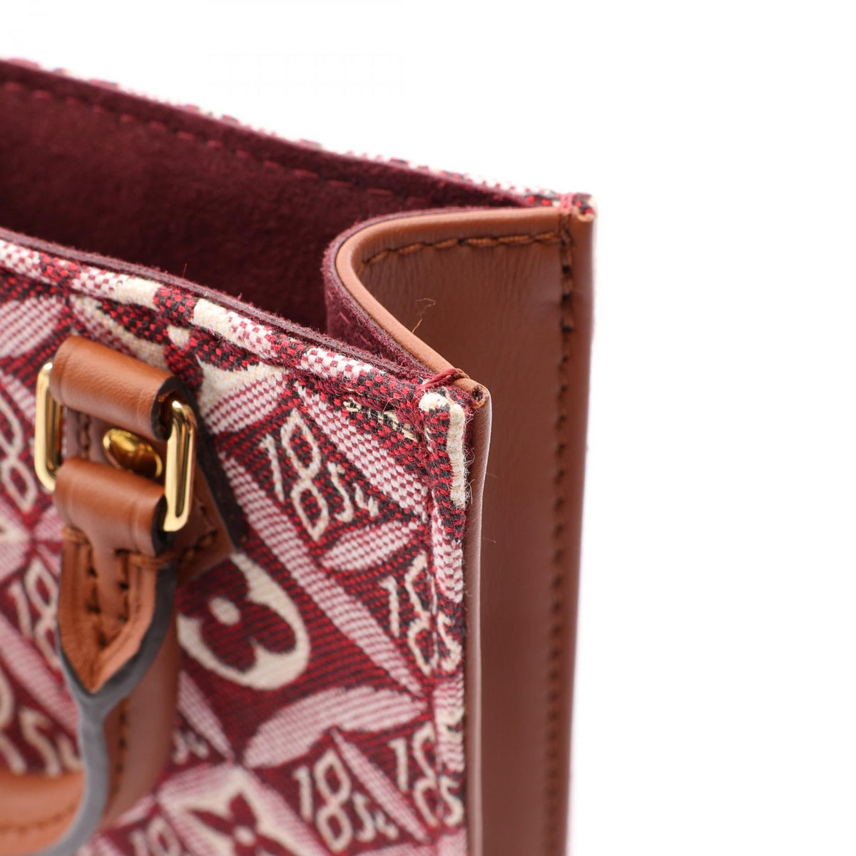 Louis Vuitton Petite Sac Plat · Since 1854