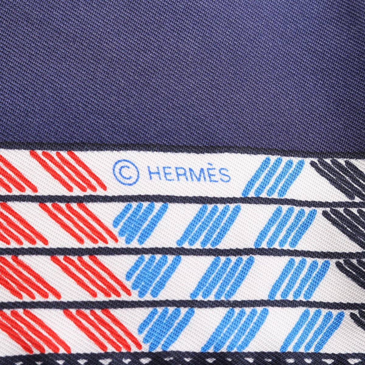 HERMÈS Favori du Faubourg · Silk Carré 90