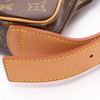 Louis Vuitton Croissant MM · Monogram