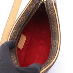Louis Vuitton Pochette Croissant · Monogram