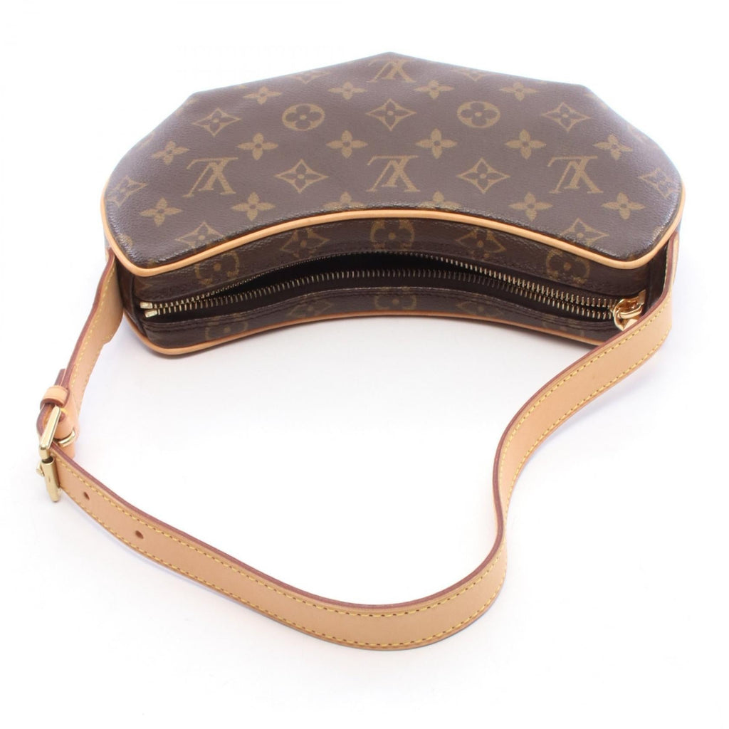 Louis Vuitton Pochette Croissant · Monogram