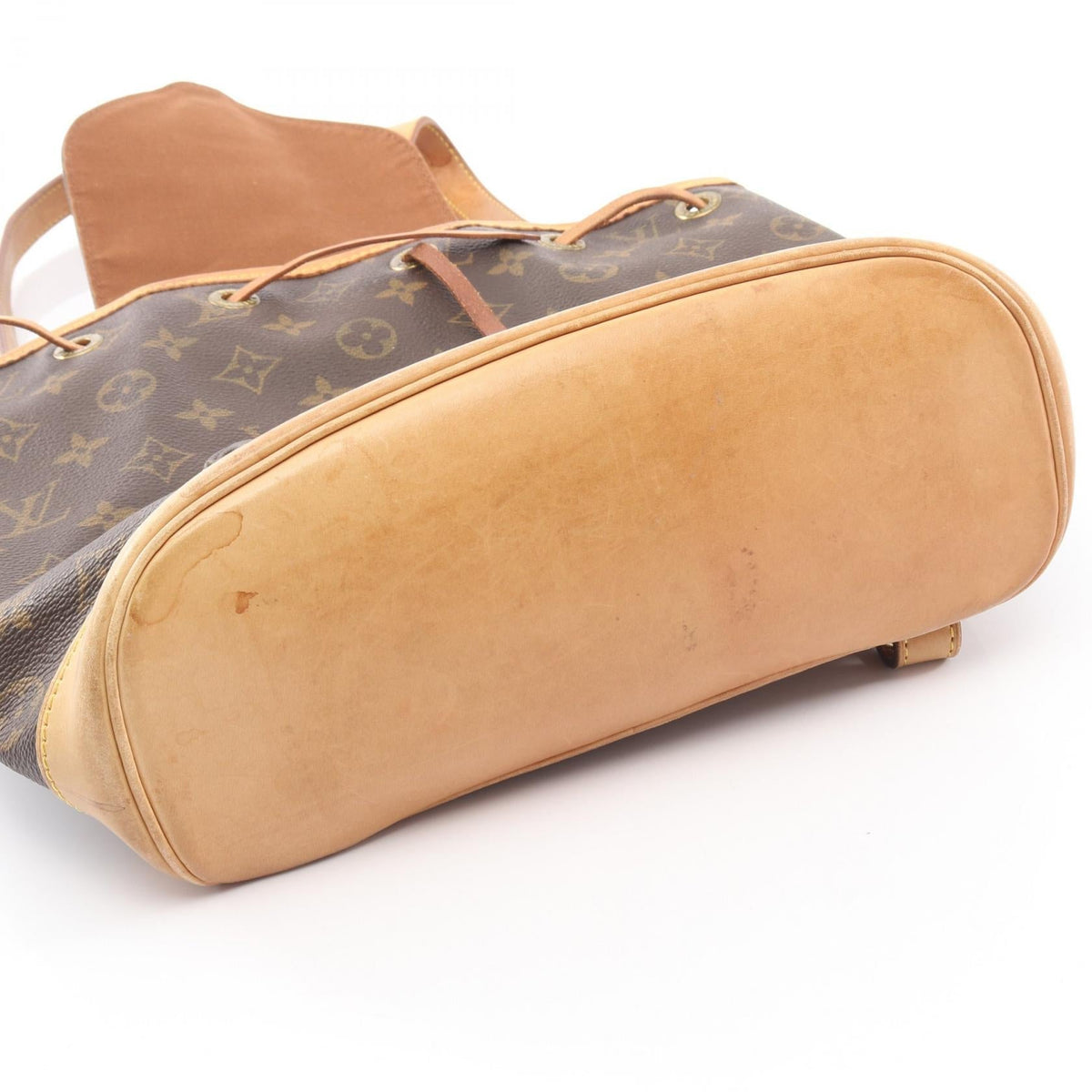 Louis Vuitton Montsouris MM · Monogram