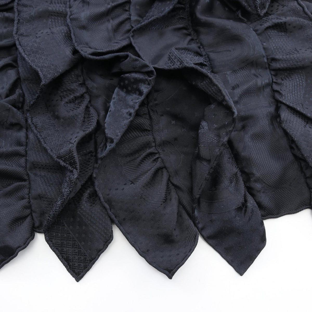 HERMÈS Frill Stole · Silk