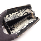 CHANEL CC Logo · Leather Zip Wallet