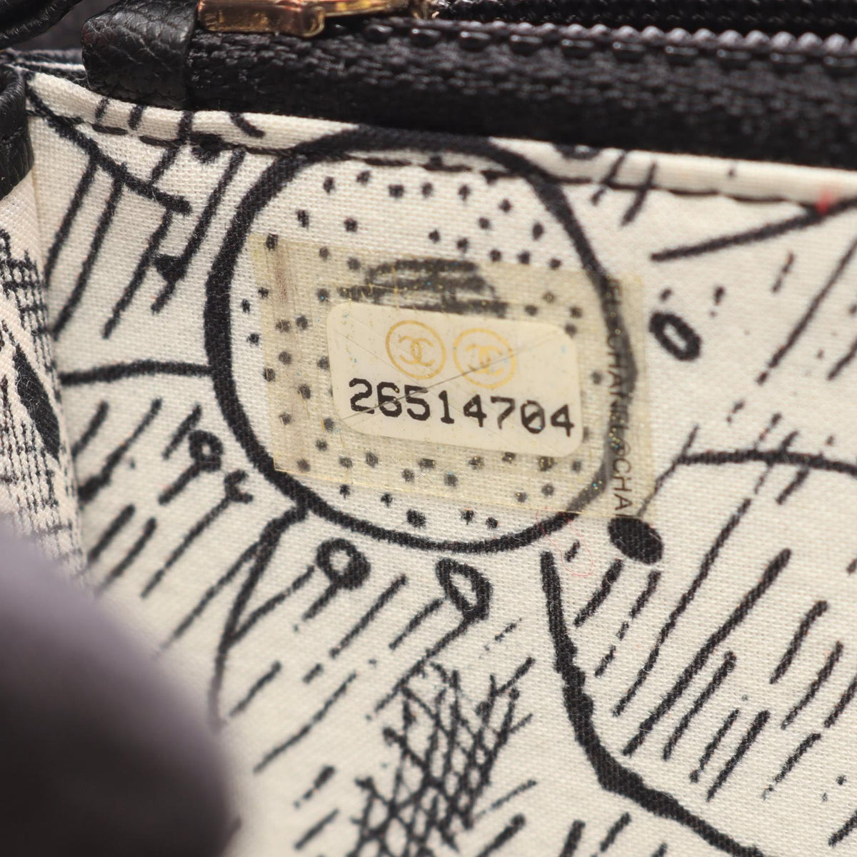 CHANEL CC Logo · Leather Zip Wallet