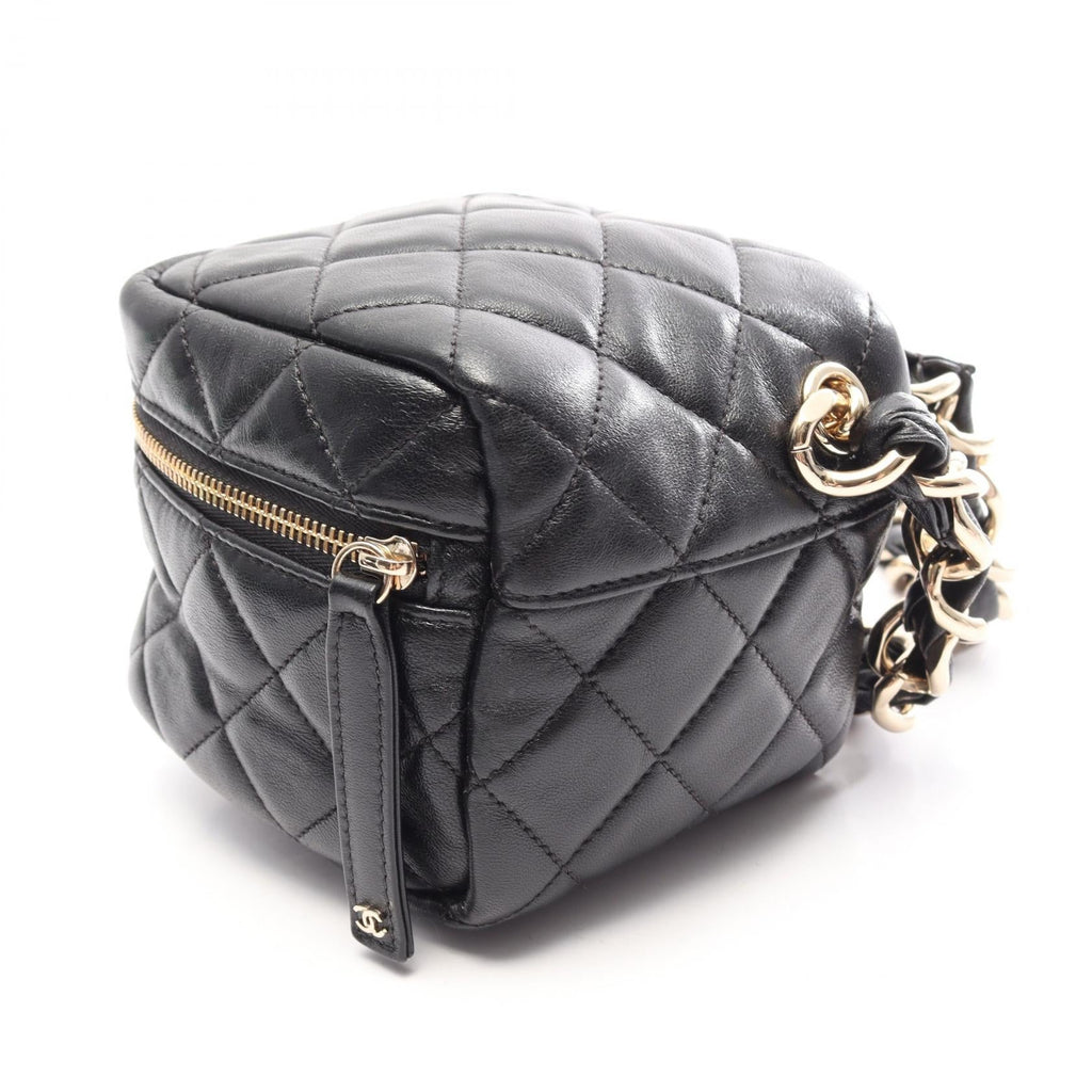 CHANEL Matelassé · Lambskin · Chain Clutch