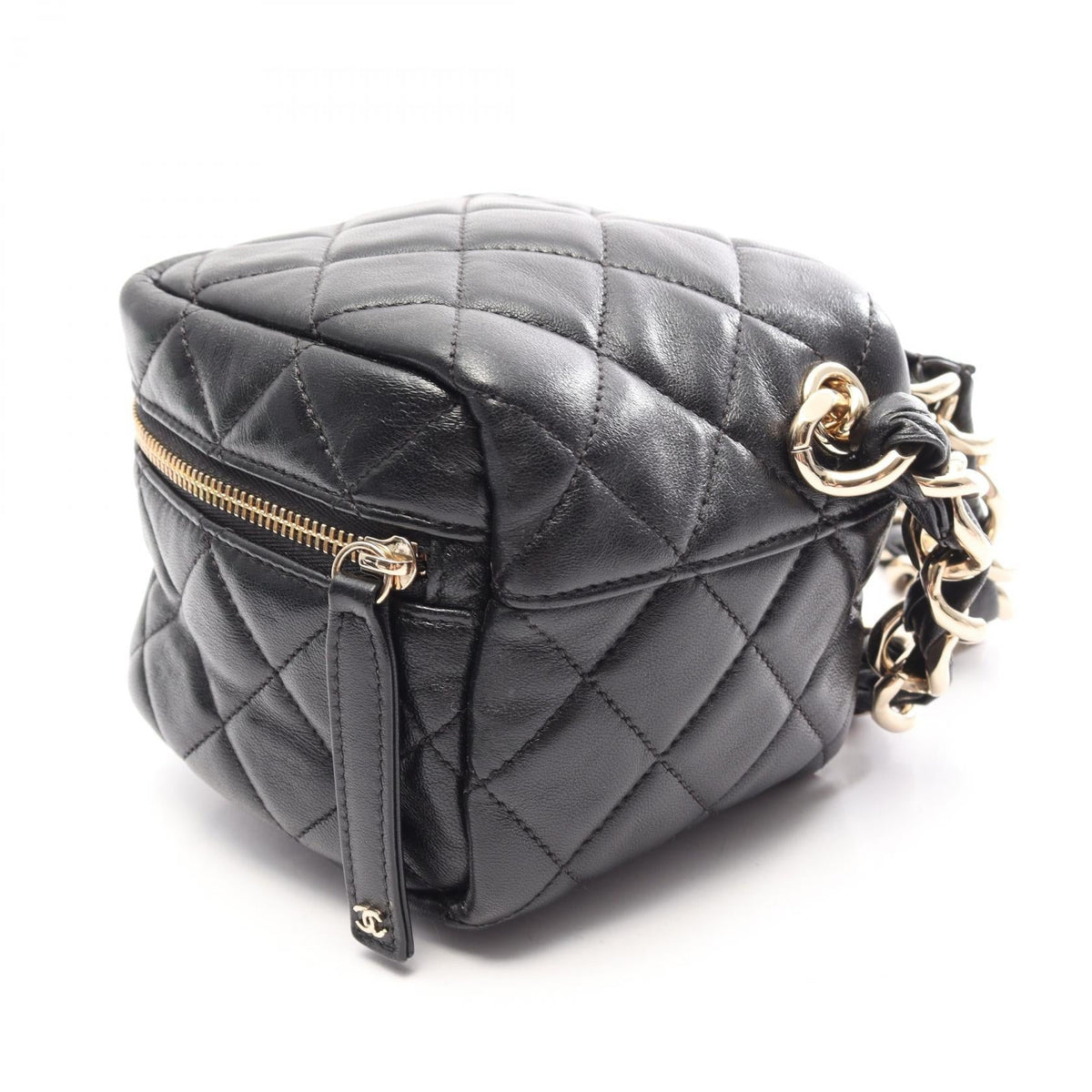 CHANEL Matelassé · Lambskin · Chain Clutch