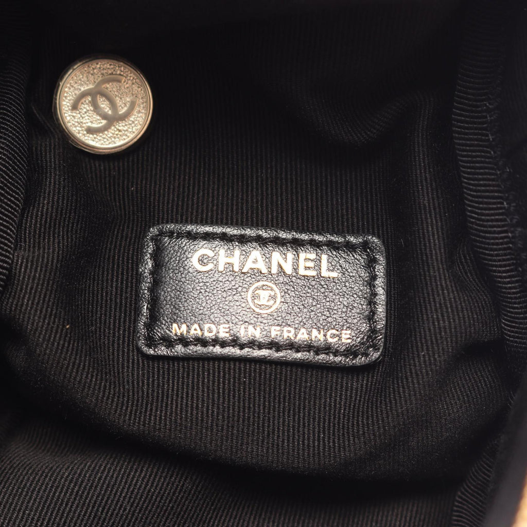CHANEL Matelassé · Lambskin · Chain Clutch
