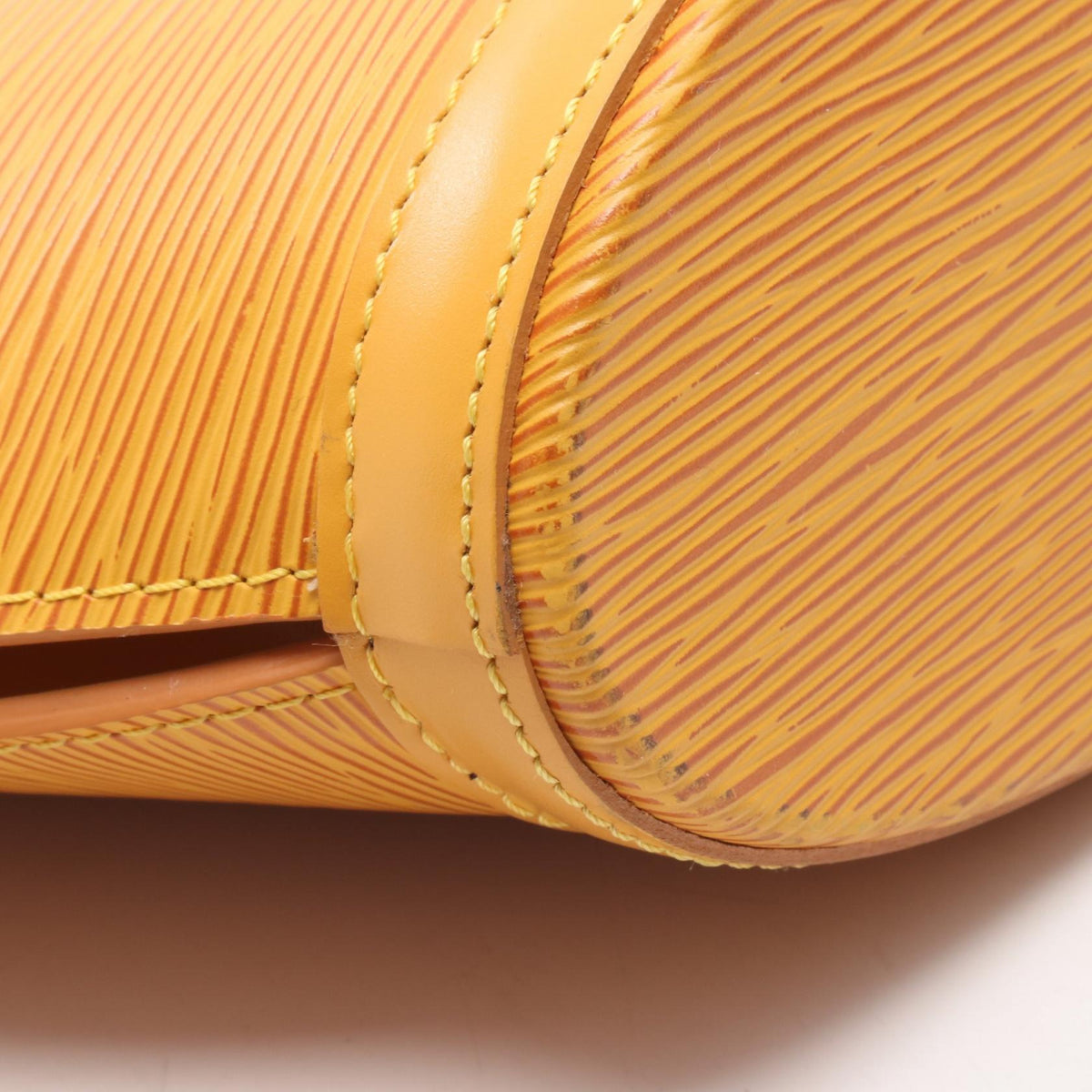 Louis Vuitton Saint Jacques · Epi Leather