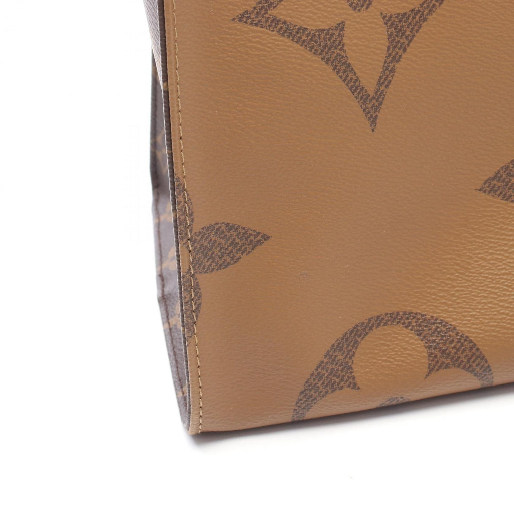 Louis Vuitton On The Go GM · Monogram Giant