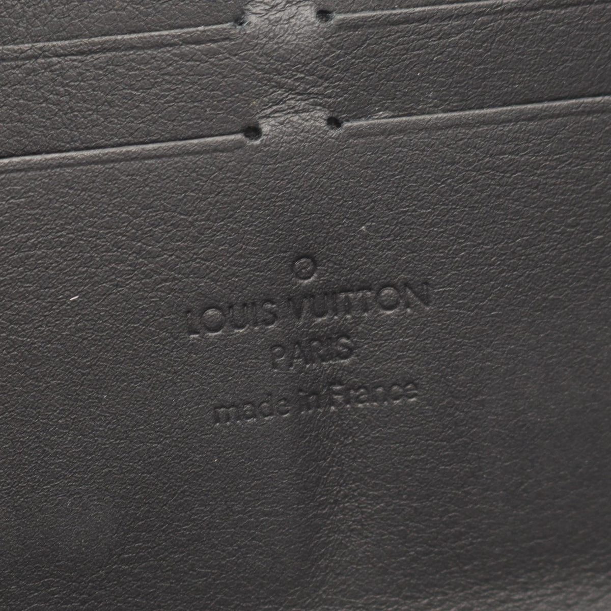 Louis Vuitton Zippy · Monogram Taurillon