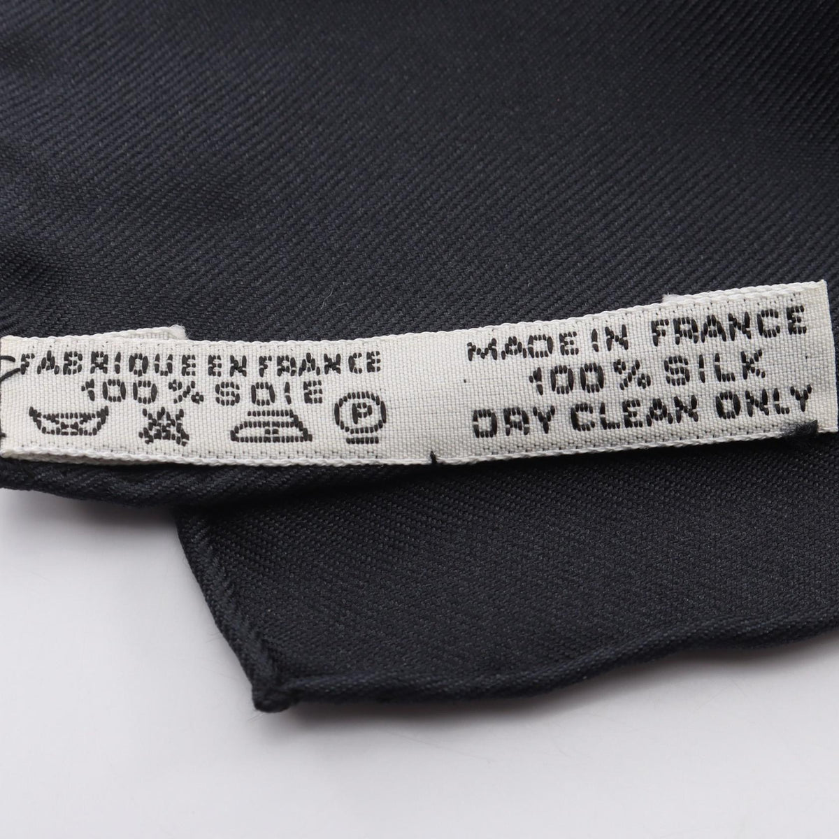HERMÈS Carré 90 · Les Tuileries · Silk