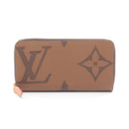 Louis Vuitton Zippy · Monogram Giant Reverse