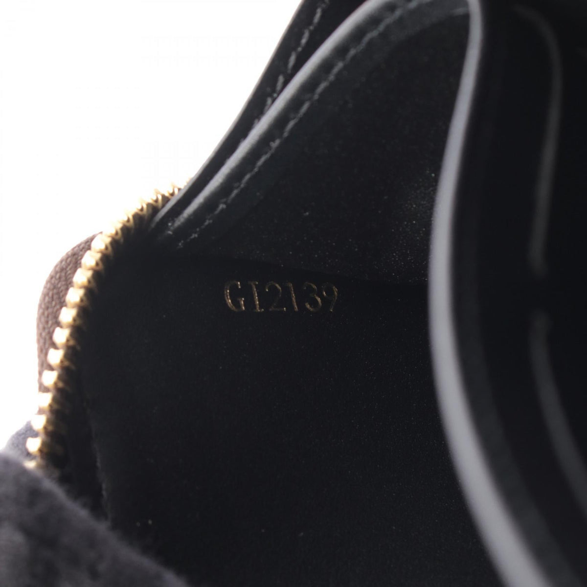 Louis Vuitton Zippy · Monogram Giant Reverse