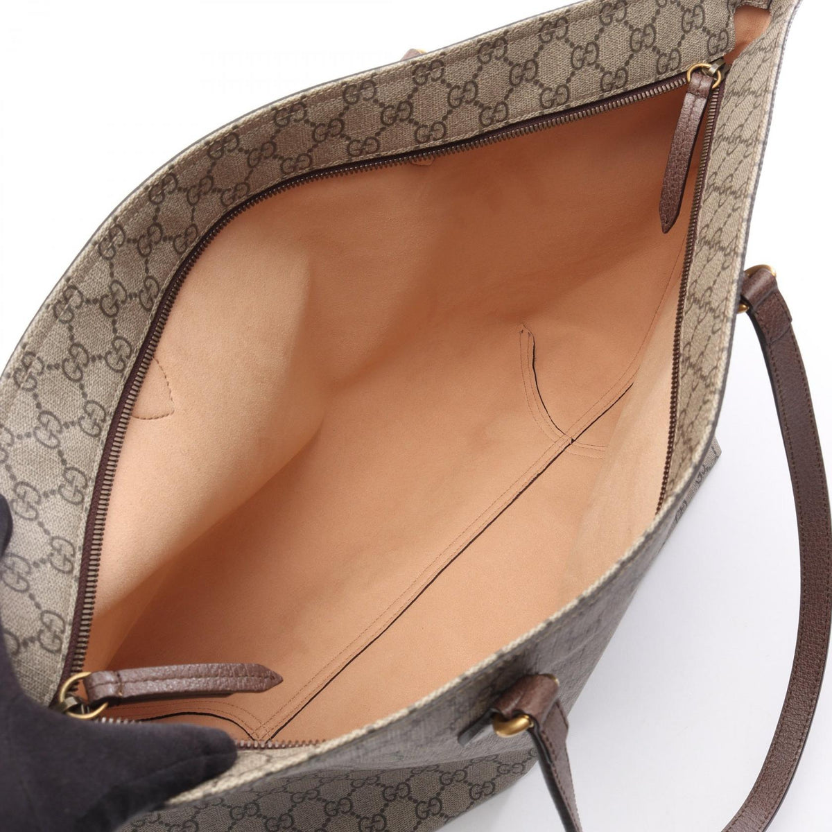 Gucci GG Supreme · Medium Tote