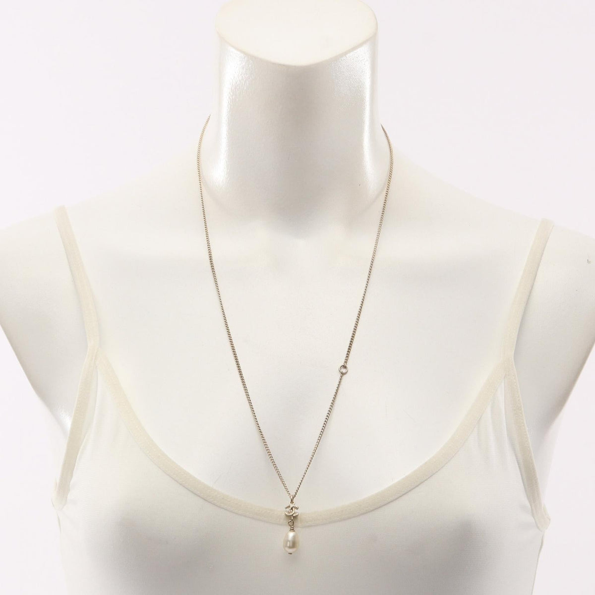 Chanel COCO Mark · Pearl Swing Necklace