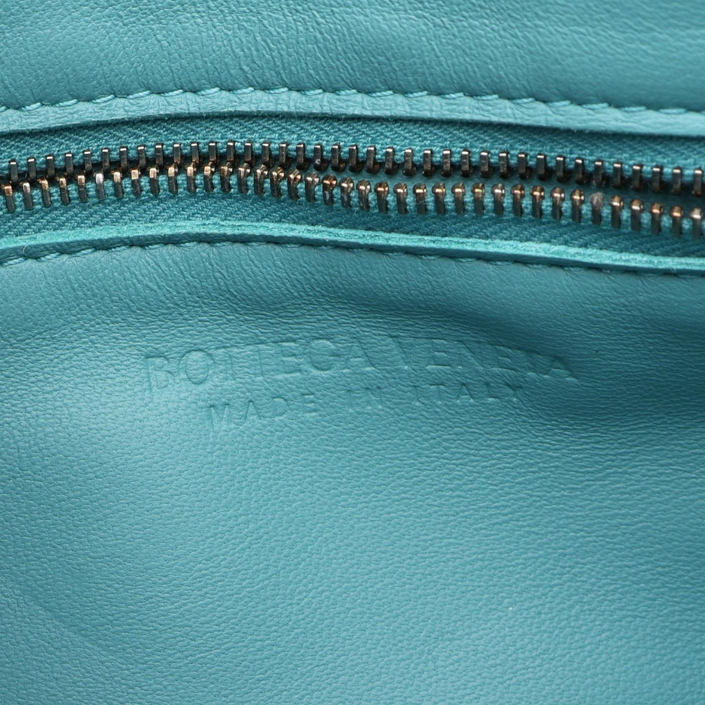 BOTTEGA VENETA Cassette Maxi · Intrecciato