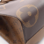 Louis Vuitton On The Go MM · Monogram Giant