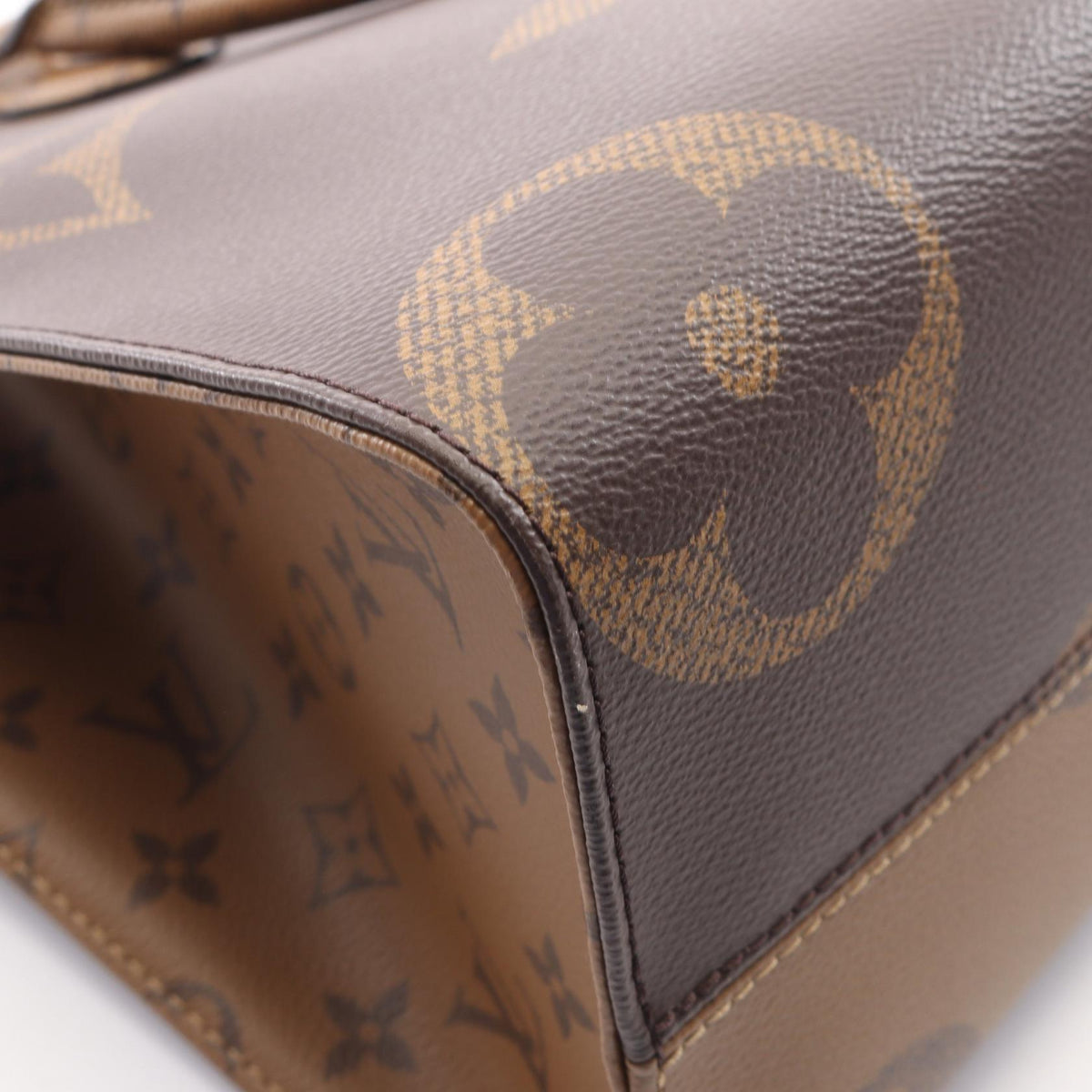 Louis Vuitton On The Go MM · Monogram Giant