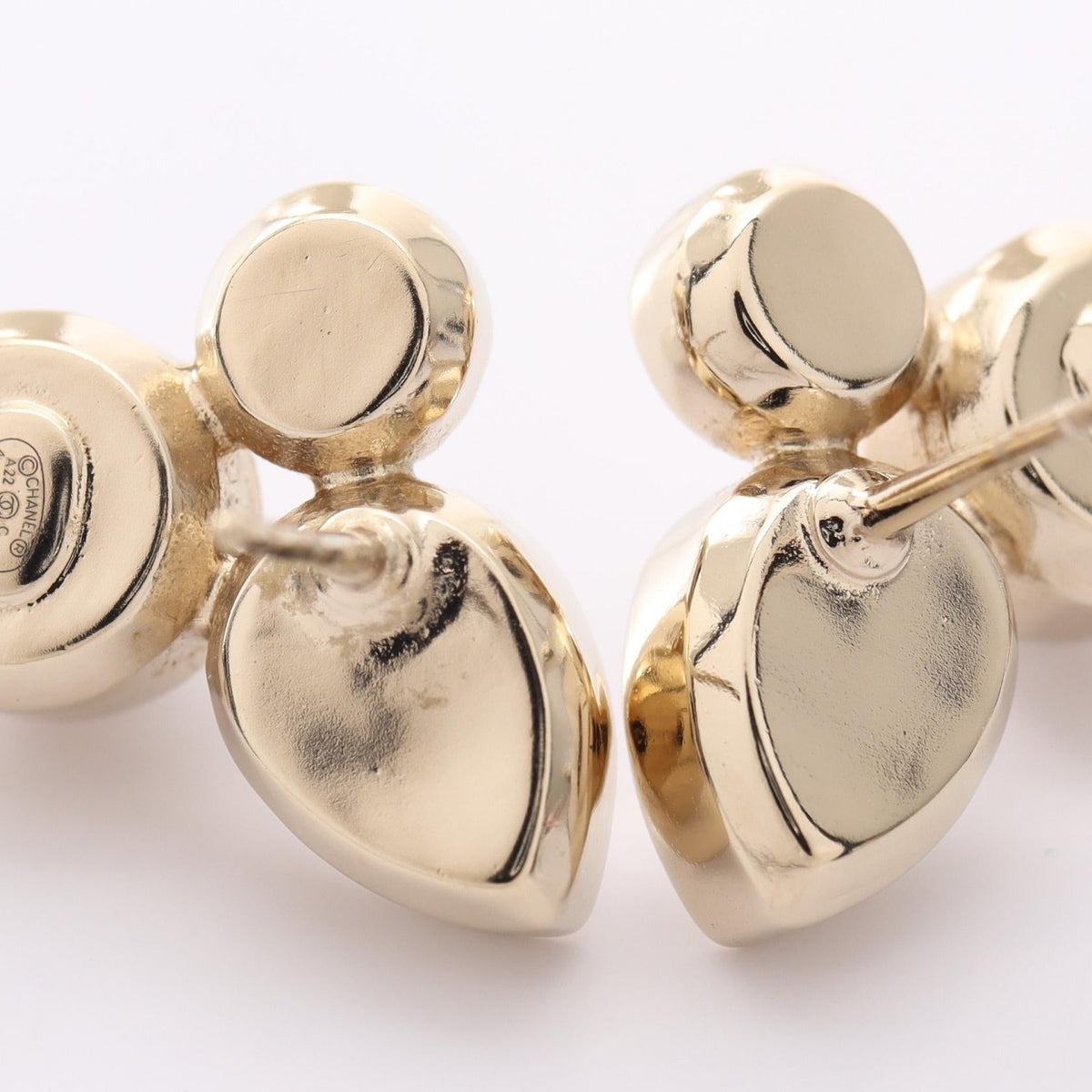 CHANEL COCO Pearl Drop Earrings · Gold Plated