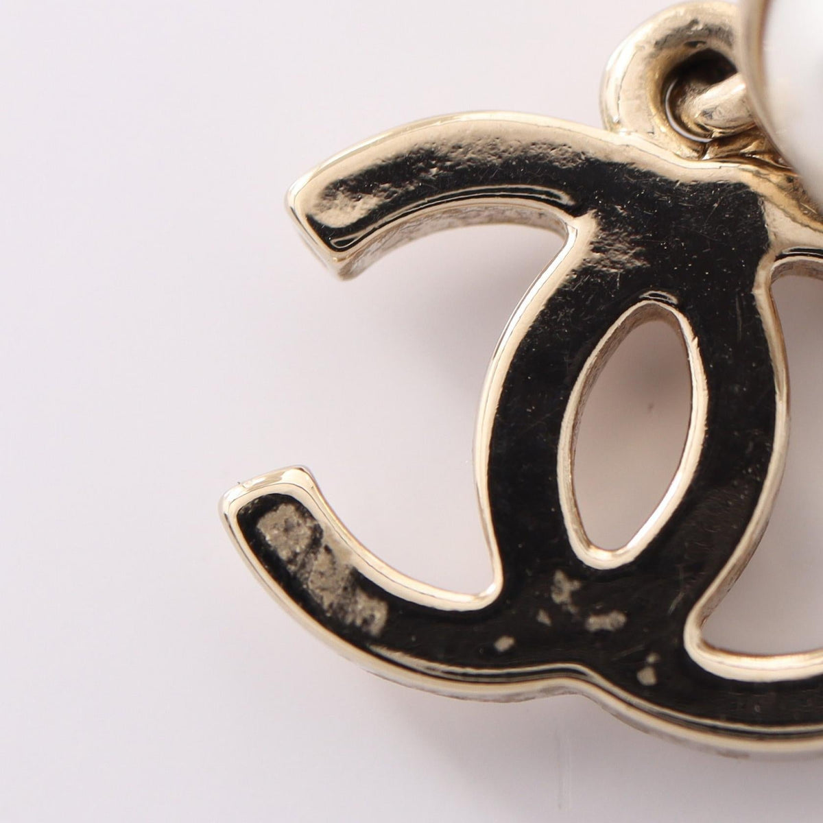 CHANEL COCO Pearl Drop Earrings · Gold Plated