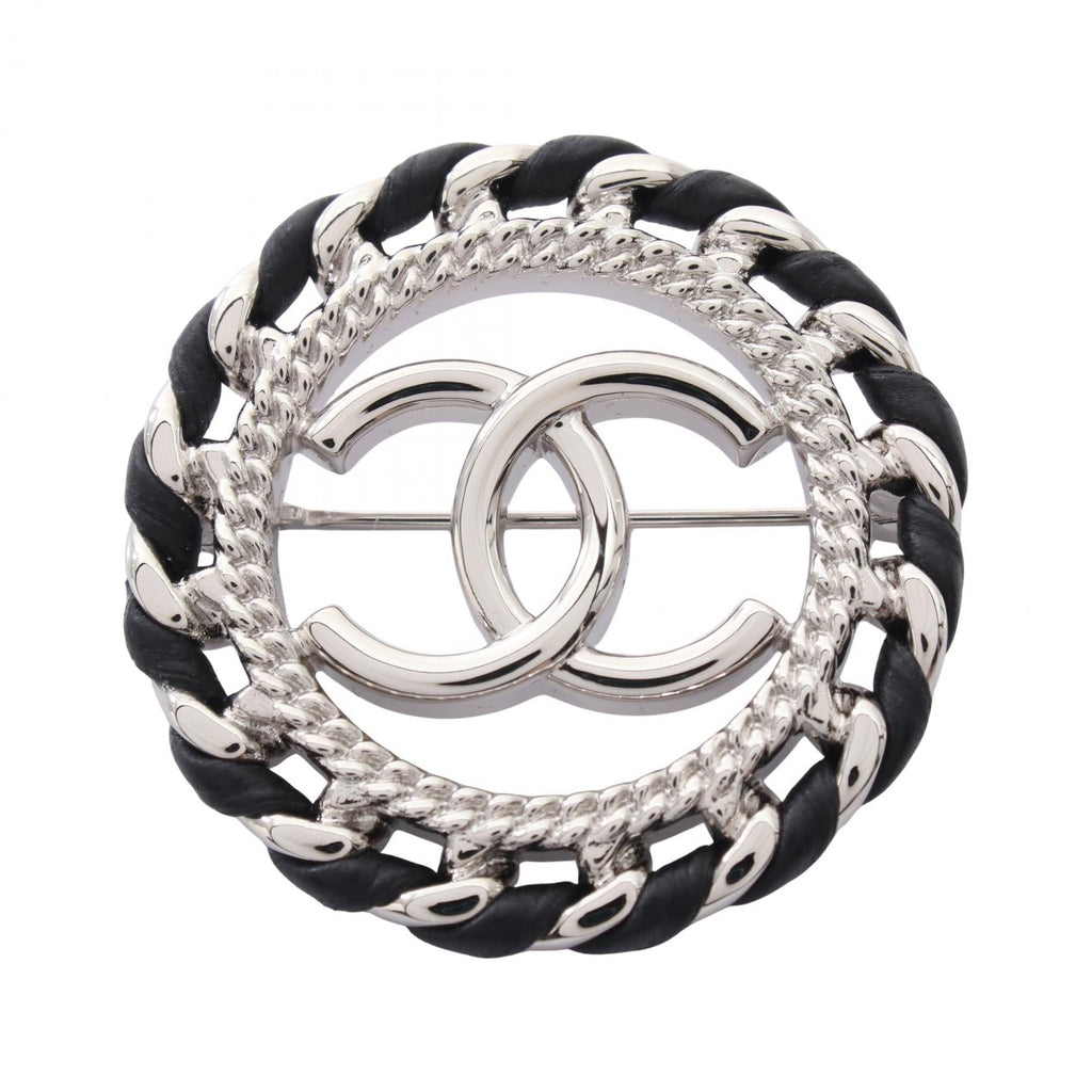 CHANEL CC Circle Brooch · Leather