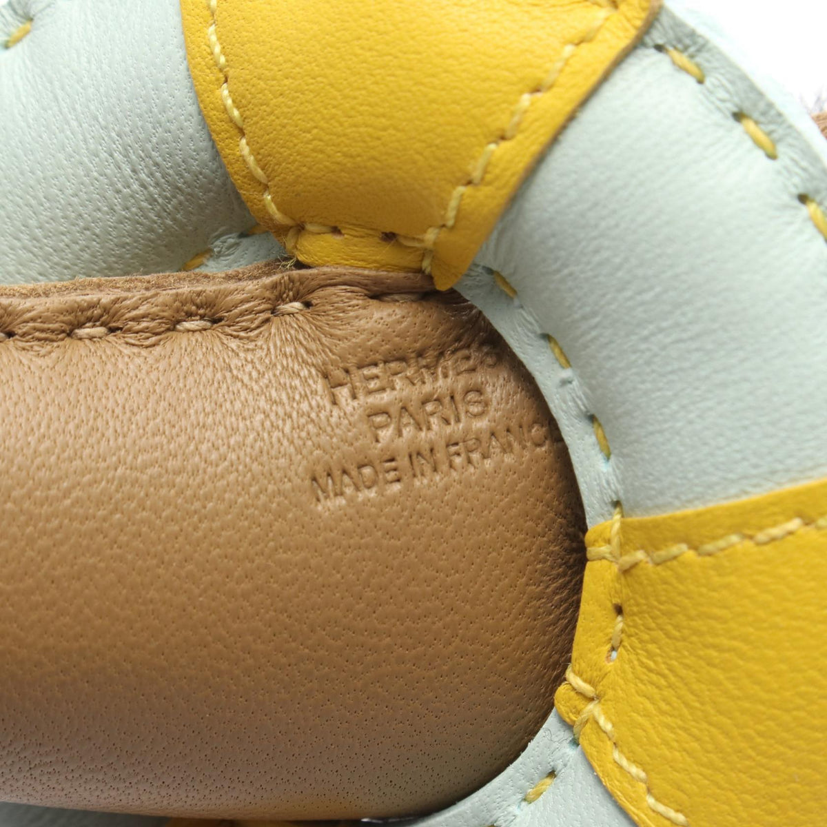Hermès Buddy Charm · A La Mer Dune Clé
