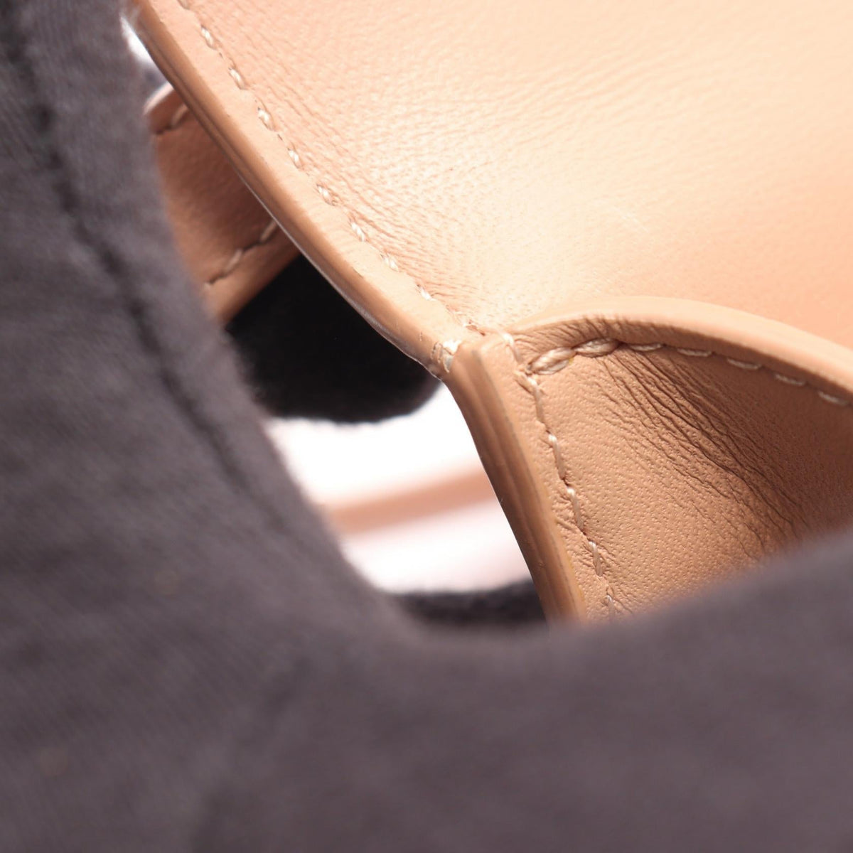 Dior 30 Montaigne Micro · Leather