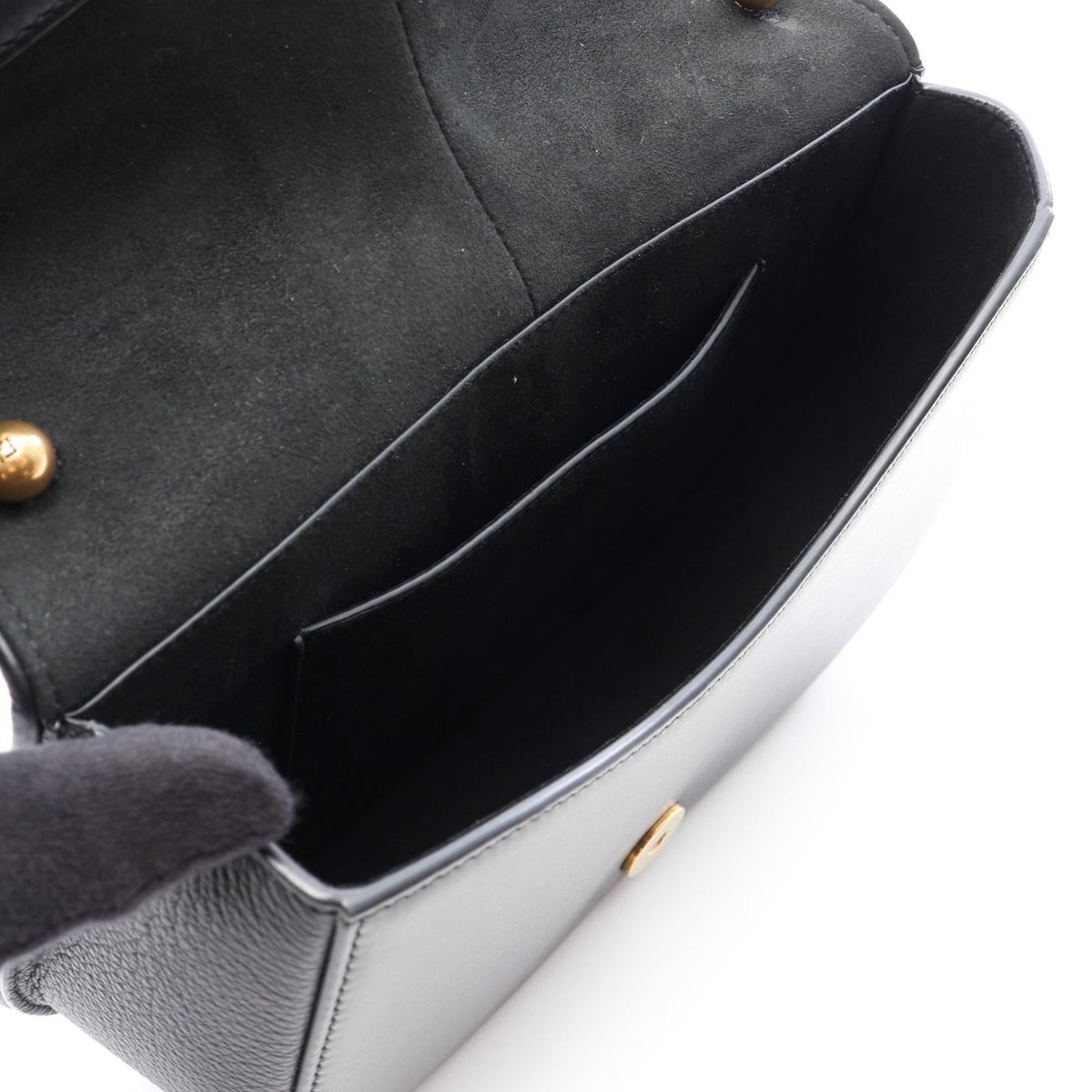 Fendi C'mon Medium · Leather