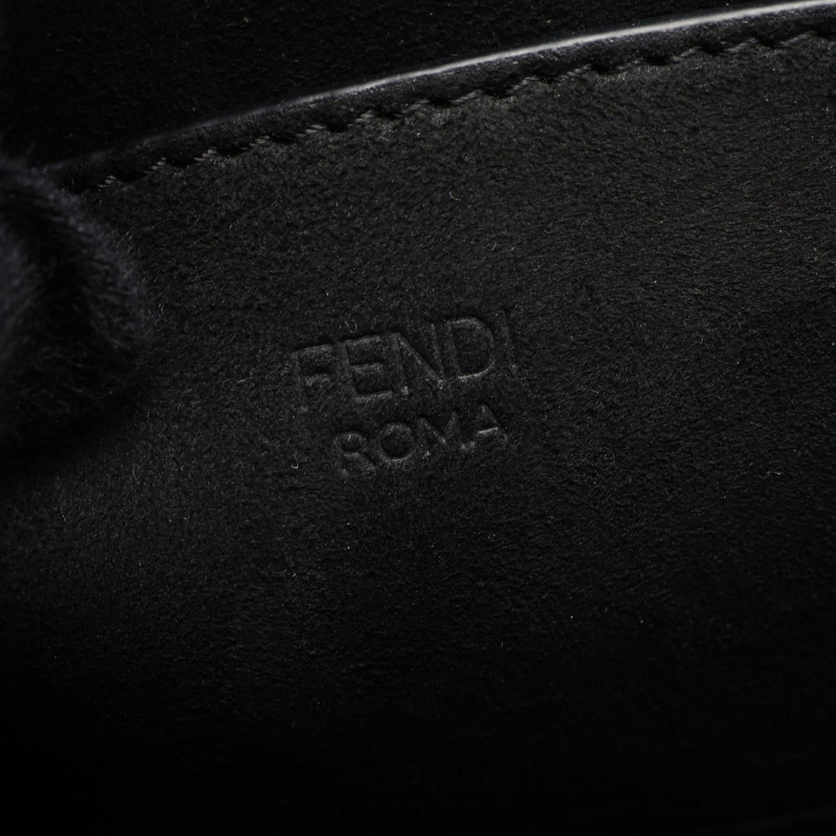 Fendi C'mon Medium · Leather