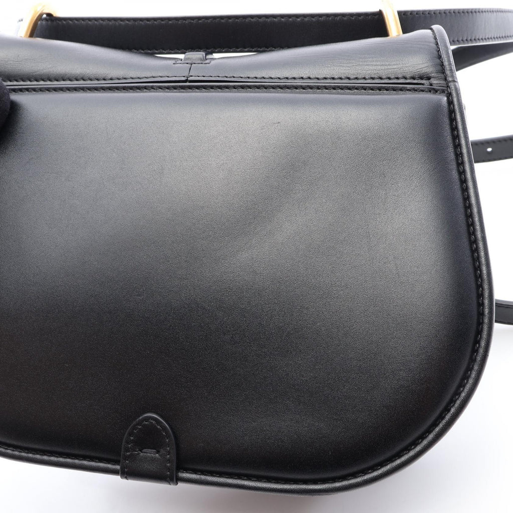 Fendi C'mon Medium · Leather