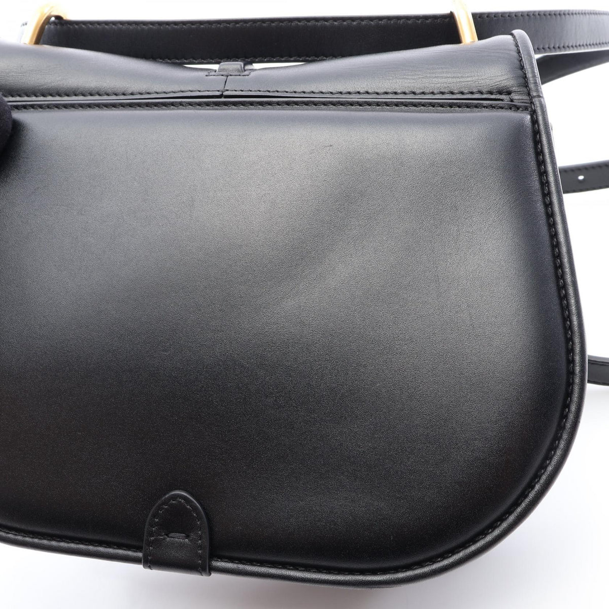 Fendi C'mon Medium · Leather