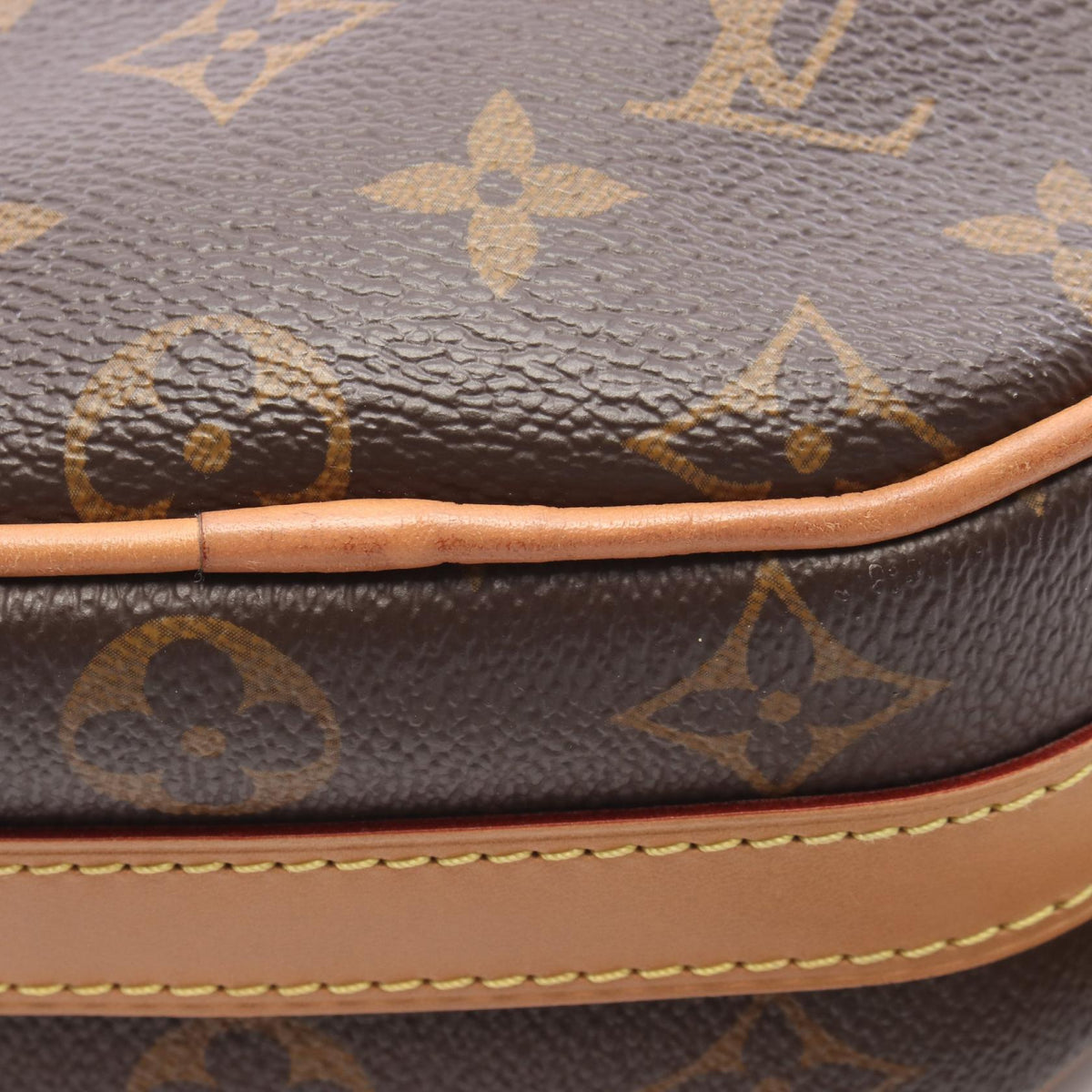 LOUIS VUITTON Boite Chapeau Souple PM